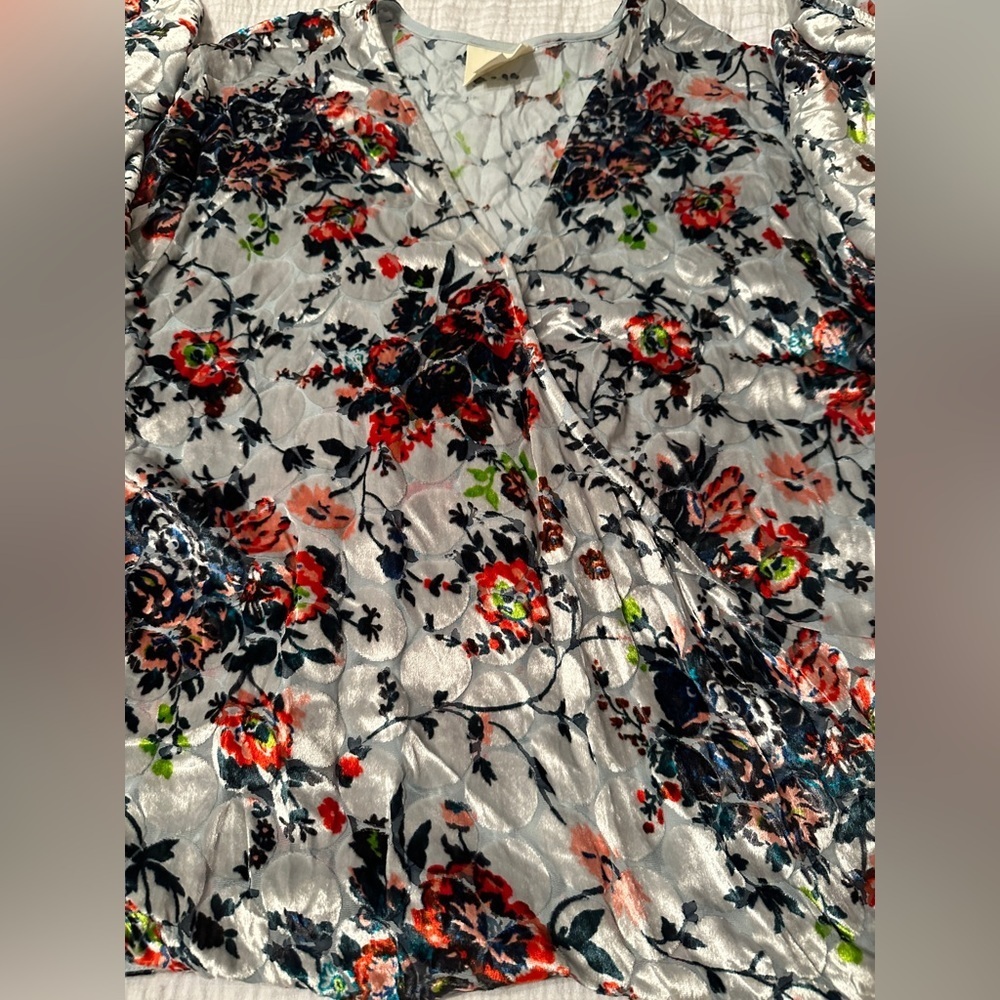 Maeve Kimono Sleeve Velvet Blouse - Picture 8 of 12
